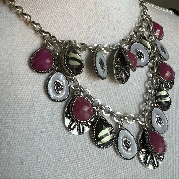 Premier Designs Antiqued Bib Necklace with Ornate Plated and Resin Pieces Purple - Picture 3 of 11